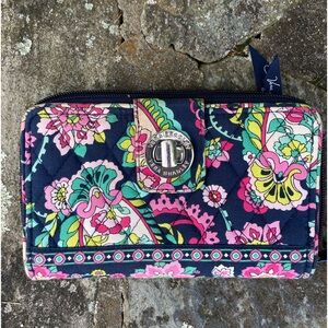 Vera Bradley, large wallet, pedal Paisley